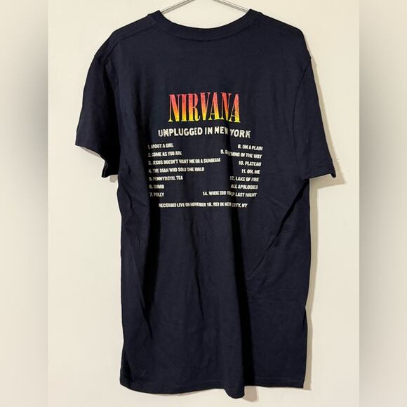 Nirvana Unplugged in New York size large black T-Shirt short sleeve music rock - Picture 2 of 9